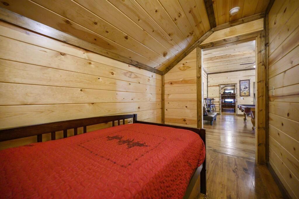 Iron Horse Lodge Sleeps 18, Games, Fire Pit, Hot Tub, Ev, More Broken Bow Exterior foto